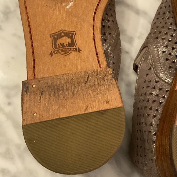 Size 8.5 Trask laser cut accent loafers in good condition. Neutral color - Picture 8 of 12